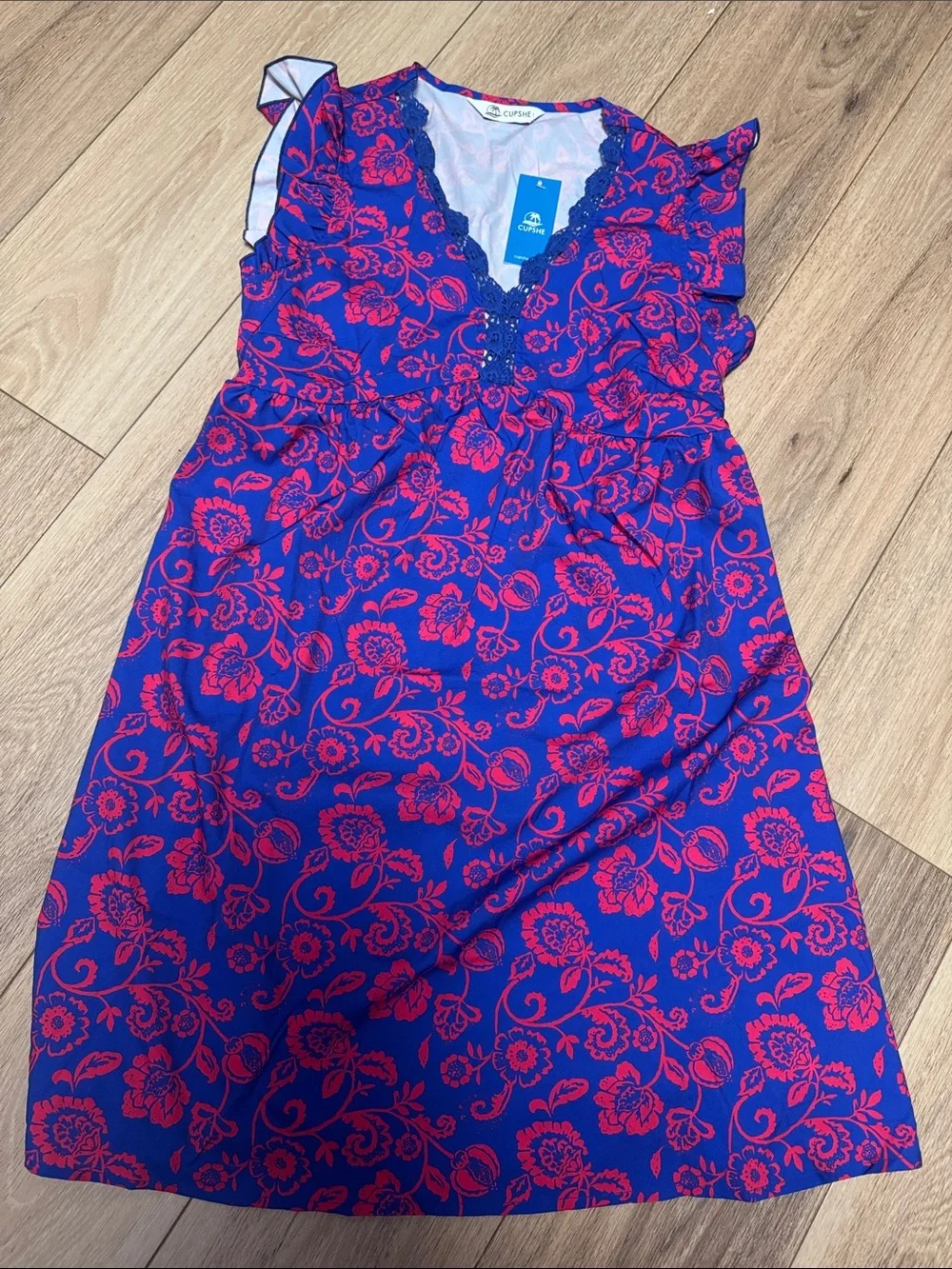 Cupshe NWT S royal blue & fuscia Floral ruffle sleeve crochet neck mini coverup